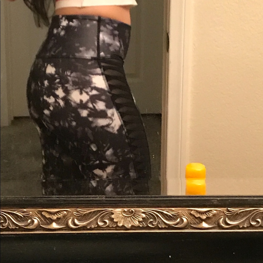 Tie dye lululemon crop leggings
